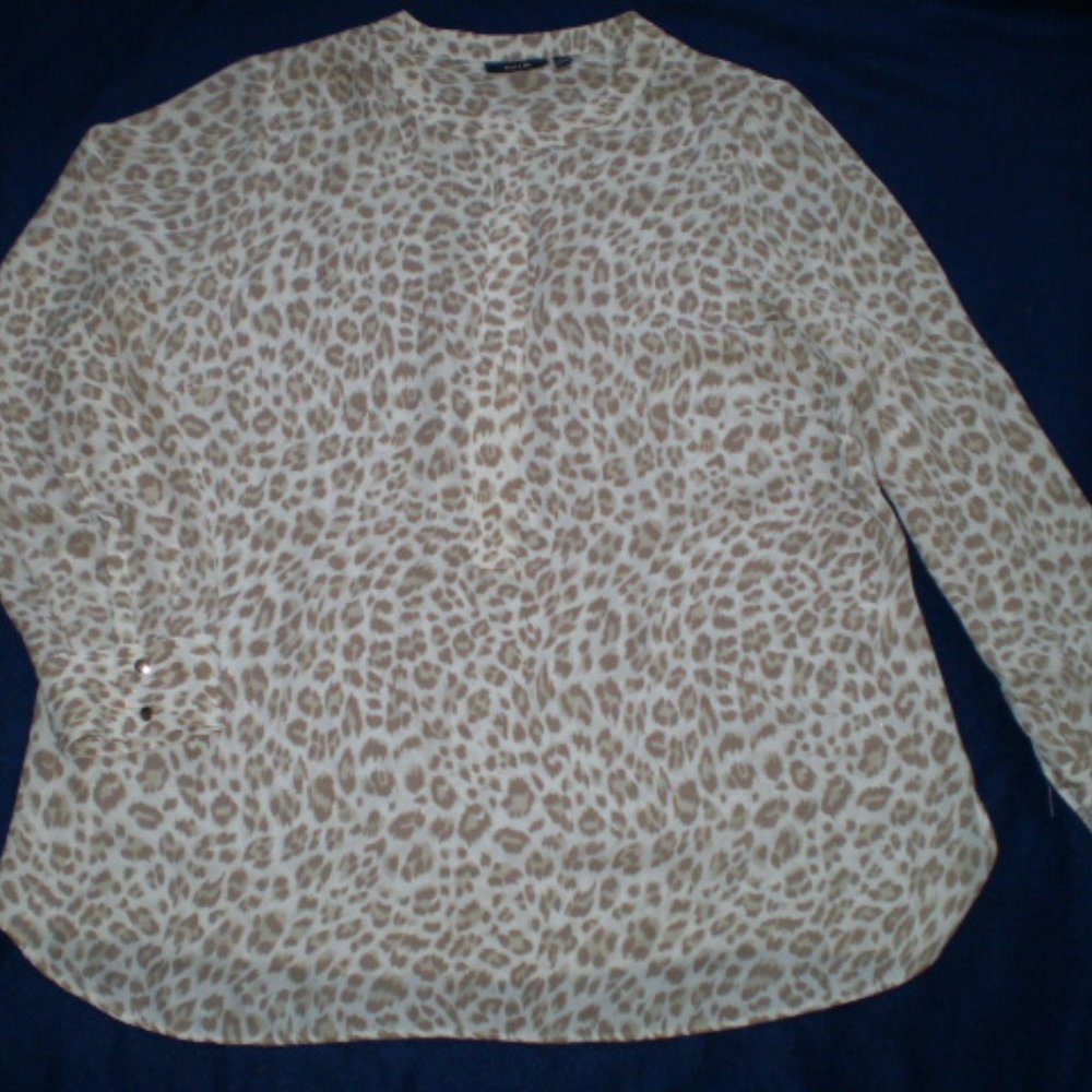 SIZE: 0X~LONG SLEEVE..ANIMAL PRINT..HALF ZIP TOP..NWOT'S